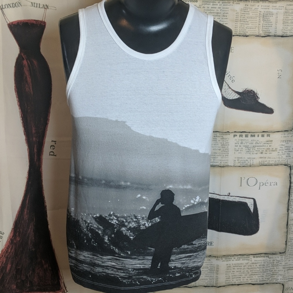 Old Navy grafic surfer tank